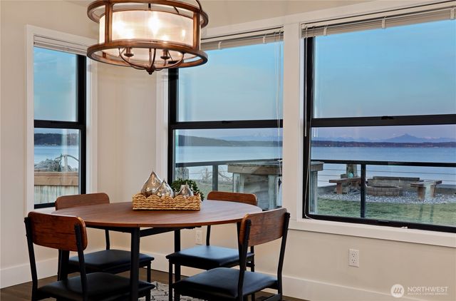 2805 N Bluff Road, Greenbank, WA 98253