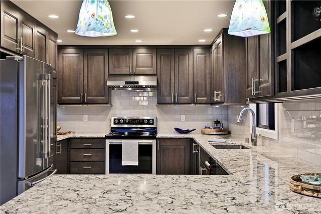 2805 N Bluff Road, Greenbank, WA 98253