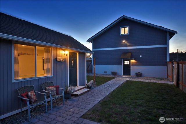 2805 N Bluff Road, Greenbank, WA 98253