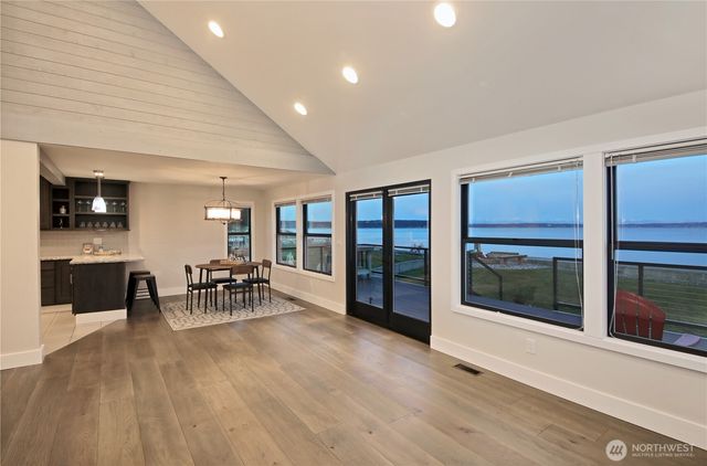 2805 N Bluff Road, Greenbank, WA 98253