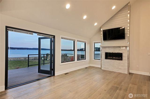 2805 N Bluff Road, Greenbank, WA 98253