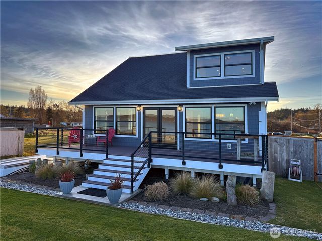 2805 N Bluff Road, Greenbank, WA 98253