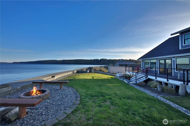 2805 N Bluff Road, Greenbank, WA 98253