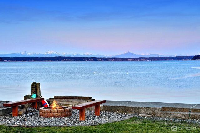 2805 N Bluff Road, Greenbank, WA 98253