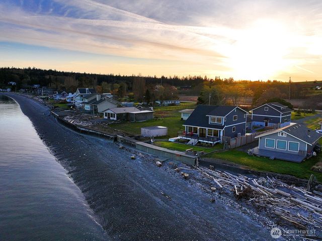 2805 N Bluff Road, Greenbank, WA 98253