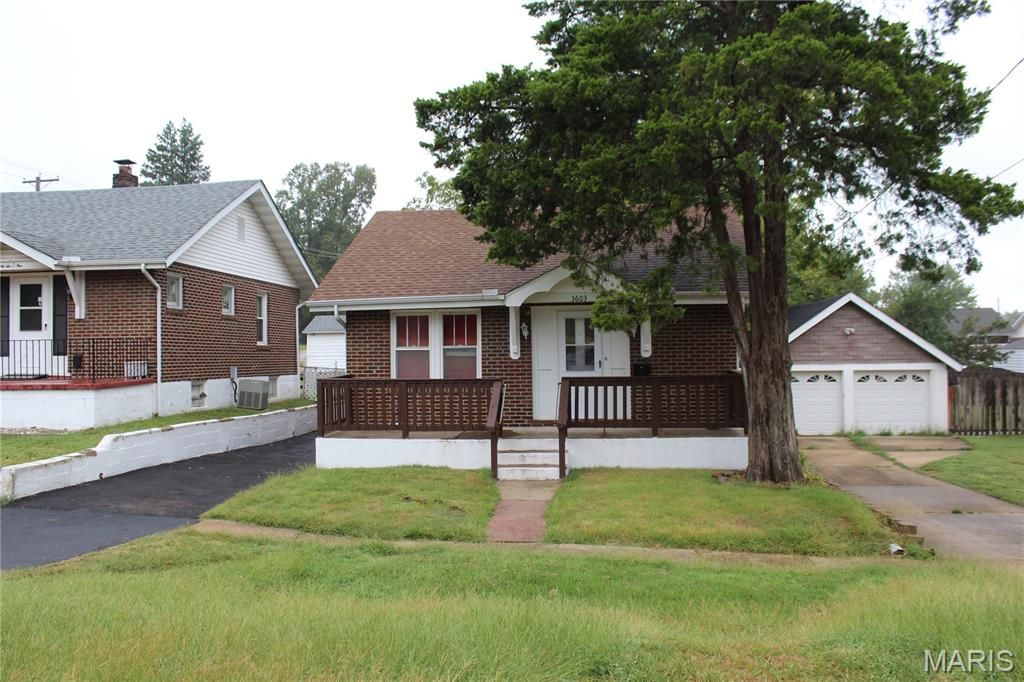 3603 Eminence Boulevard, St John, MO 63114