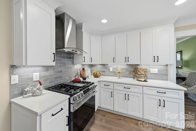 913 Kelly Road, Mount Holly, NC 28120