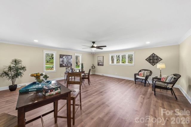 913 Kelly Road, Mount Holly, NC 28120