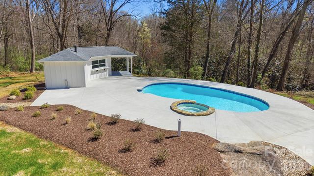 913 Kelly Road, Mount Holly, NC 28120