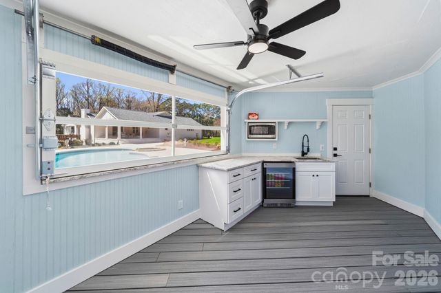 913 Kelly Road, Mount Holly, NC 28120