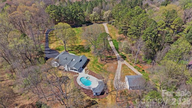 913 Kelly Road, Mount Holly, NC 28120