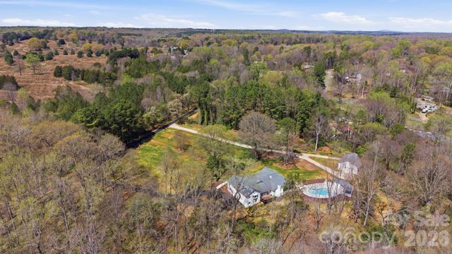 913 Kelly Road, Mount Holly, NC 28120