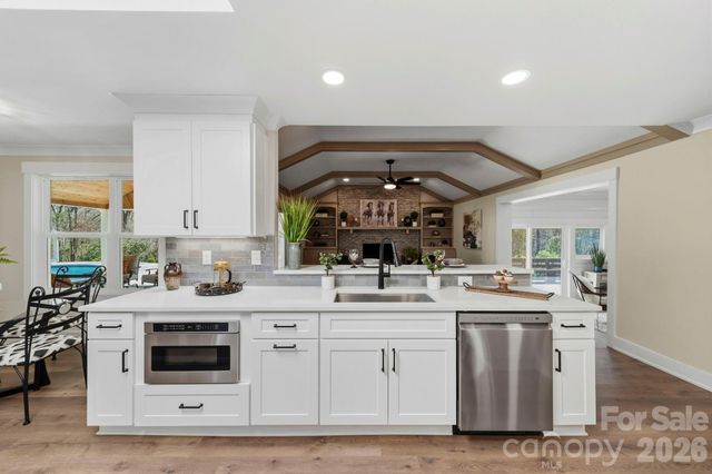 913 Kelly Road, Mount Holly, NC 28120