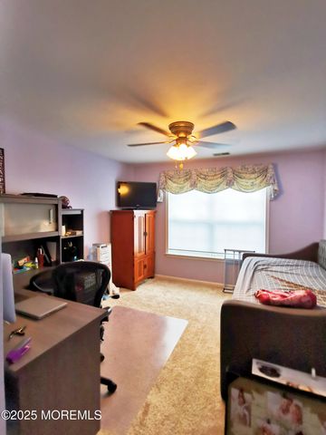 1015 Wedgewood Circle, Belford, NJ 07718
