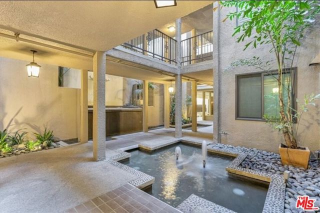 8455 Fountain Avenue 529, West Hollywood, CA 90069