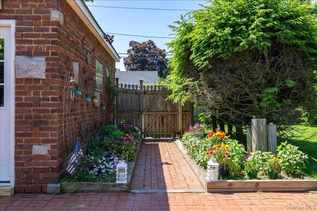 200 Van Buren Street, Centerport, NY 11721