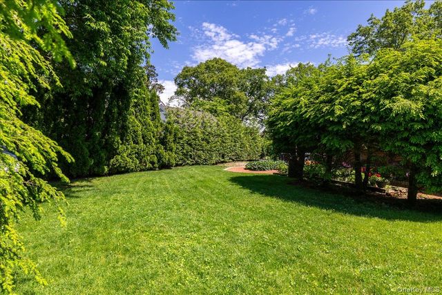 200 Van Buren Street, Centerport, NY 11721