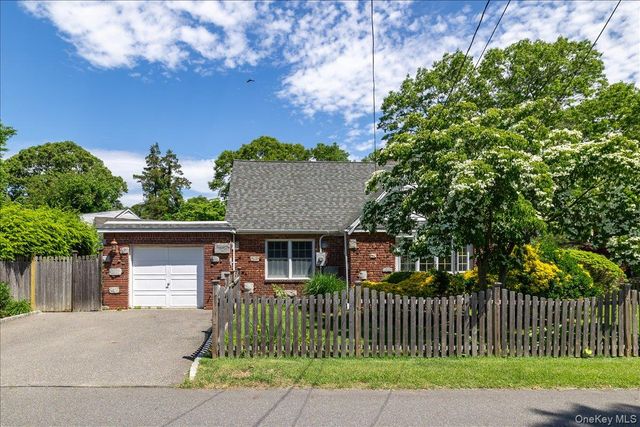 200 Van Buren Street, Centerport, NY 11721