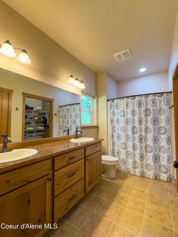 19058 W Panther Rock CT, Hauser, ID 83854