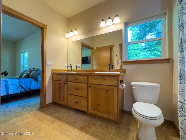 19058 W Panther Rock CT, Hauser, ID 83854