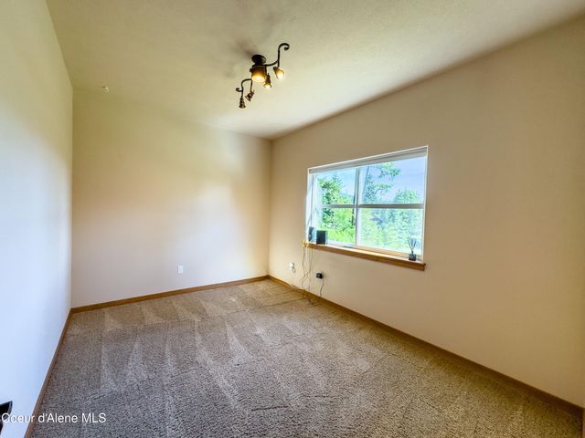 19058 W Panther Rock CT, Hauser, ID 83854