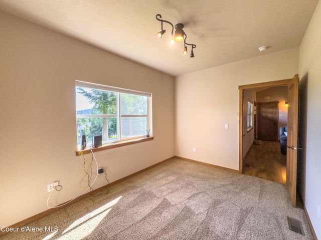 19058 W Panther Rock CT, Hauser, ID 83854