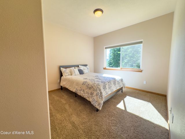 19058 W Panther Rock CT, Hauser, ID 83854