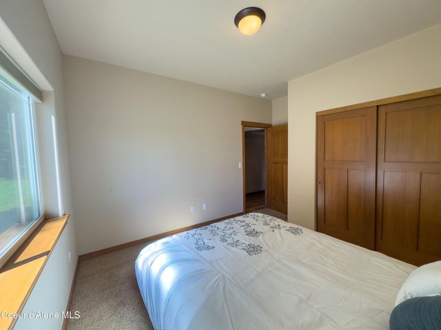 19058 W Panther Rock CT, Hauser, ID 83854