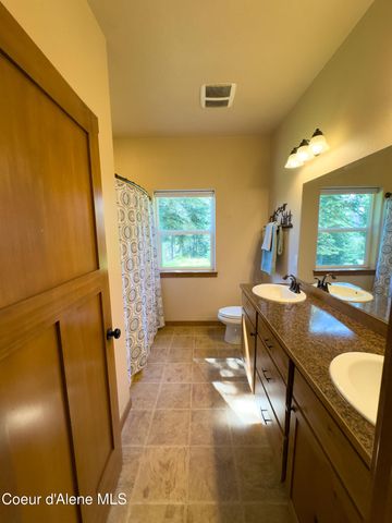 19058 W Panther Rock CT, Hauser, ID 83854