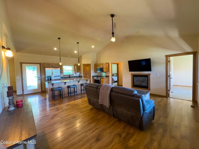 19058 W Panther Rock CT, Hauser, ID 83854