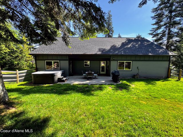 19058 W Panther Rock CT, Hauser, ID 83854