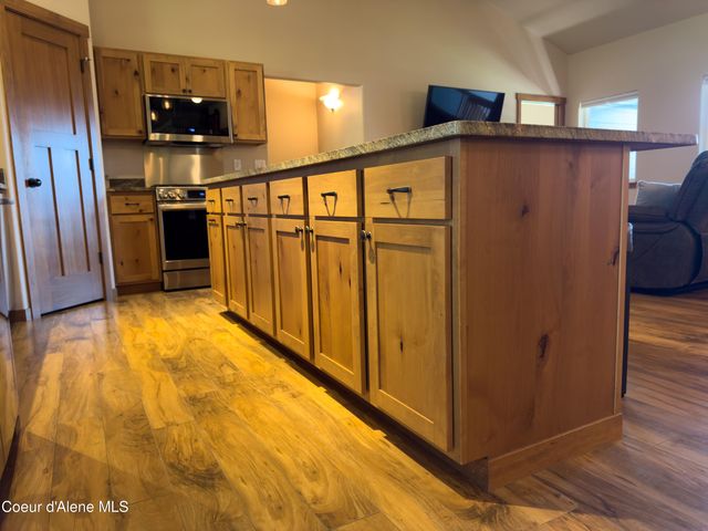 19058 W Panther Rock CT, Hauser, ID 83854