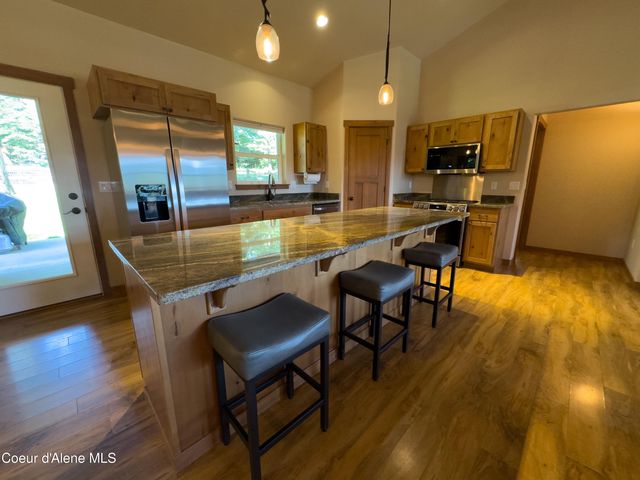 19058 W Panther Rock CT, Hauser, ID 83854