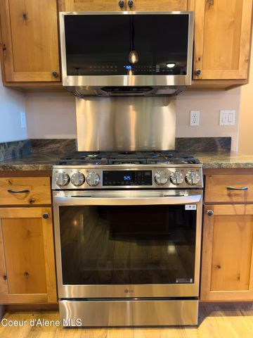 19058 W Panther Rock CT, Hauser, ID 83854