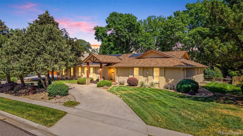 2429 S Chase Lane, Lakewood, CO 80227