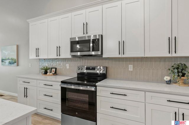 10721 Majestic Lane, Lincoln, NE 68527