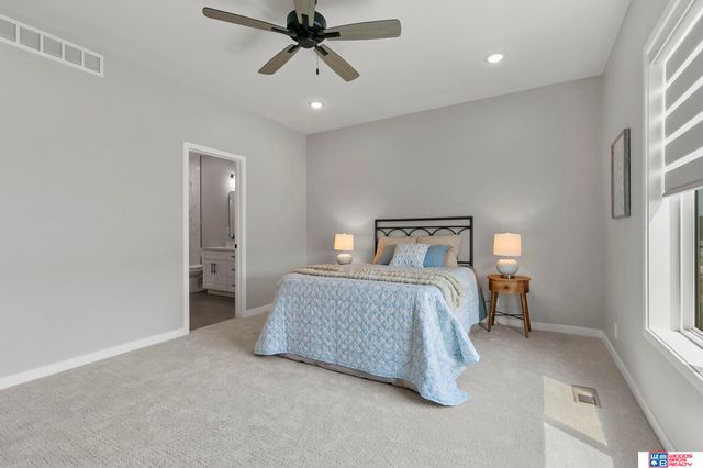 10721 Majestic Lane, Lincoln, NE 68527