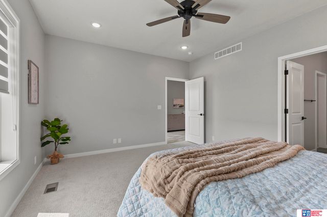 10721 Majestic Lane, Lincoln, NE 68527