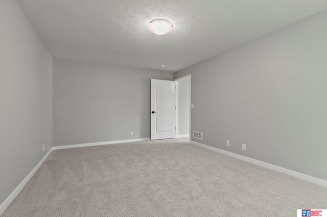 10721 Majestic Lane, Lincoln, NE 68527