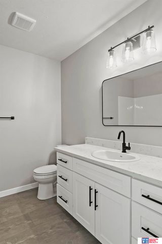 10721 Majestic Lane, Lincoln, NE 68527