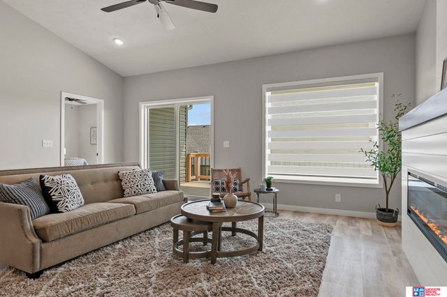 10721 Majestic Lane, Lincoln, NE 68527