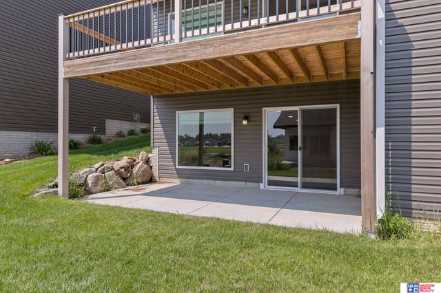 10721 Majestic Lane, Lincoln, NE 68527