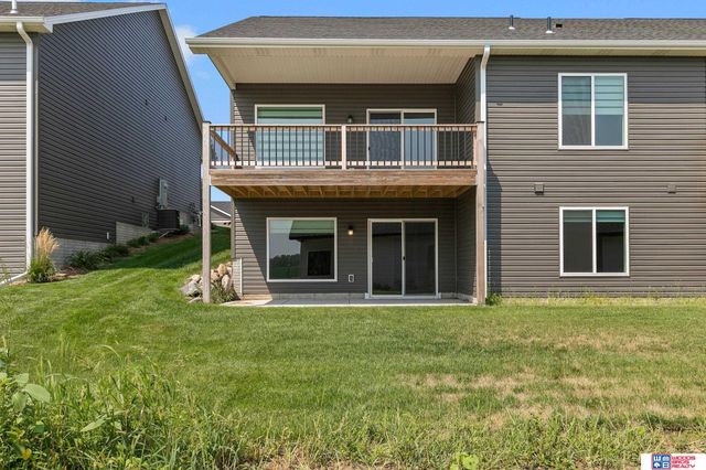 10721 Majestic Lane, Lincoln, NE 68527