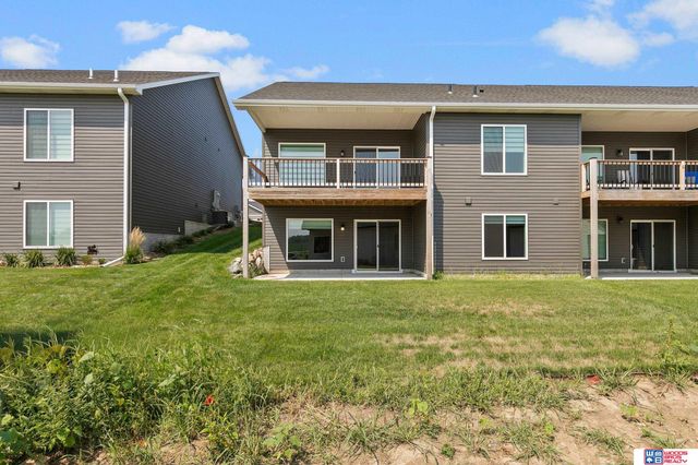 10721 Majestic Lane, Lincoln, NE 68527