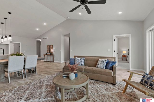 10721 Majestic Lane, Lincoln, NE 68527
