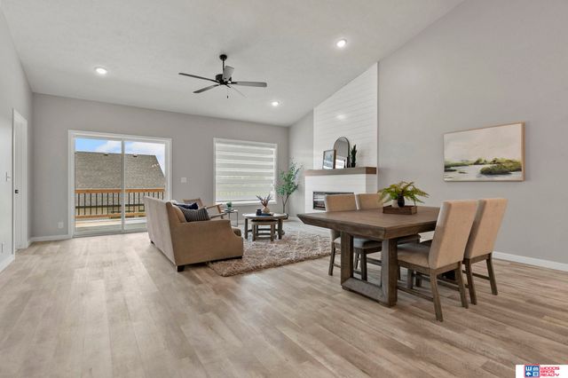 10721 Majestic Lane, Lincoln, NE 68527
