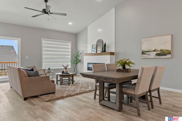 10721 Majestic Lane, Lincoln, NE 68527