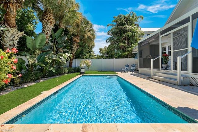 1063 Frank Whiteman BLVD, Naples, FL 34103