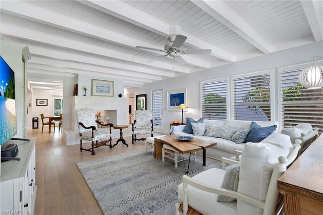 1063 Frank Whiteman BLVD, Naples, FL 34103