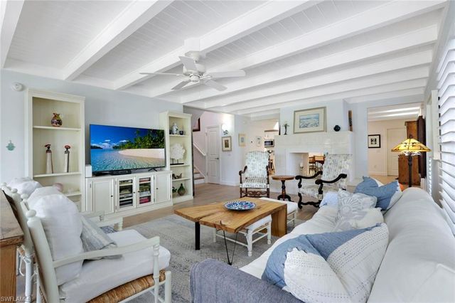 1063 Frank Whiteman BLVD, Naples, FL 34103